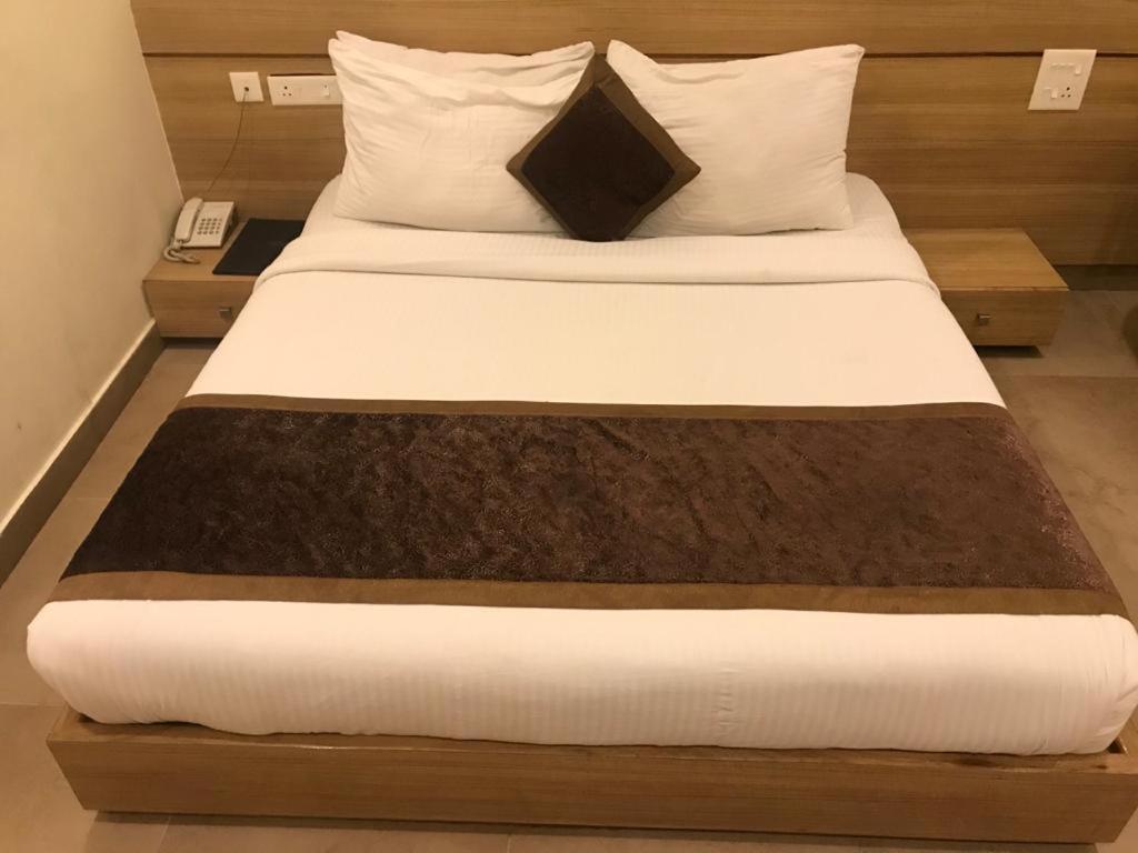 Hotel City Square Hisār Kültér fotó