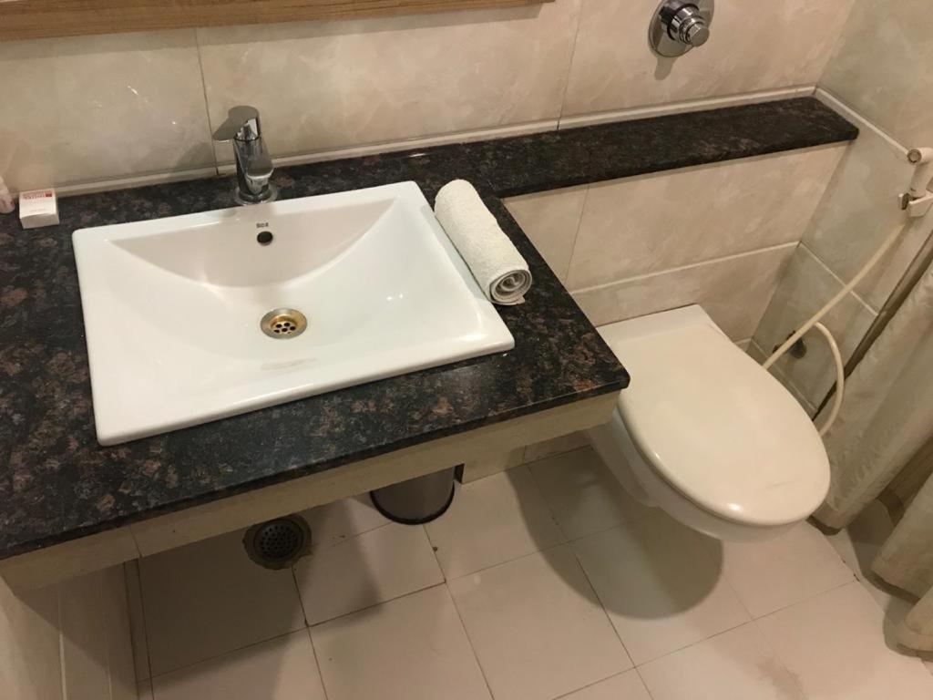 Hotel City Square Hisār Kültér fotó
