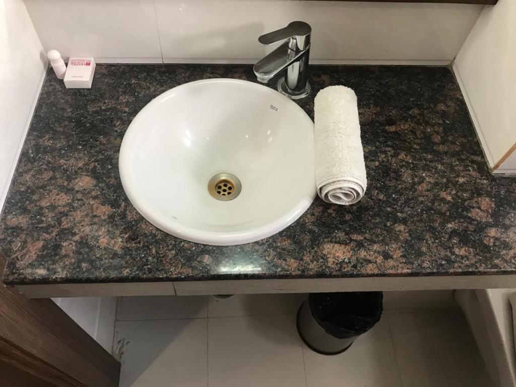 Hotel City Square Hisār Kültér fotó
