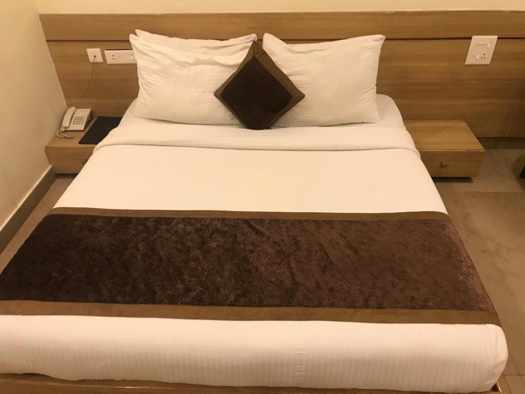 Hotel City Square Hisār Kültér fotó