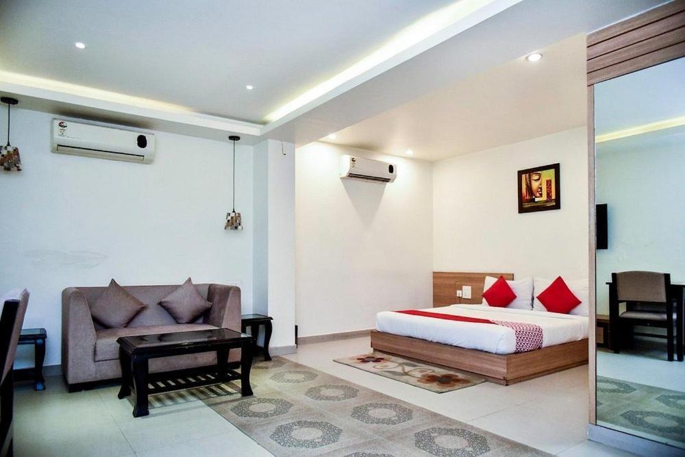 Hotel City Square Hisār Kültér fotó