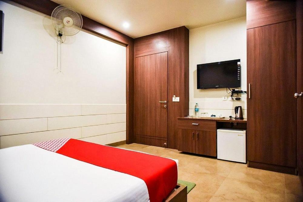 Hotel City Square Hisār Kültér fotó