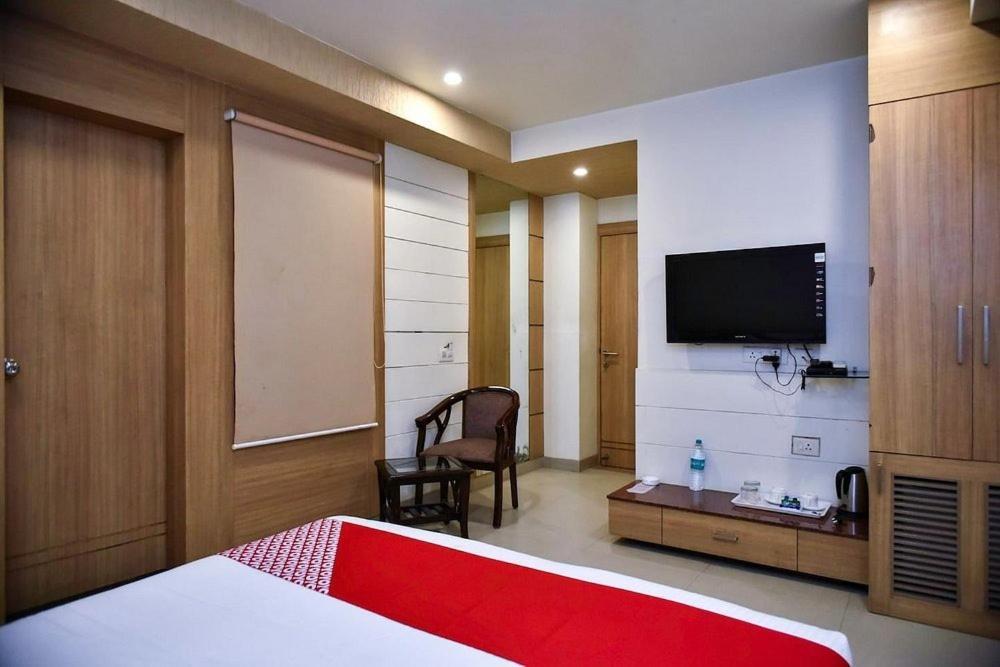 Hotel City Square Hisār Kültér fotó